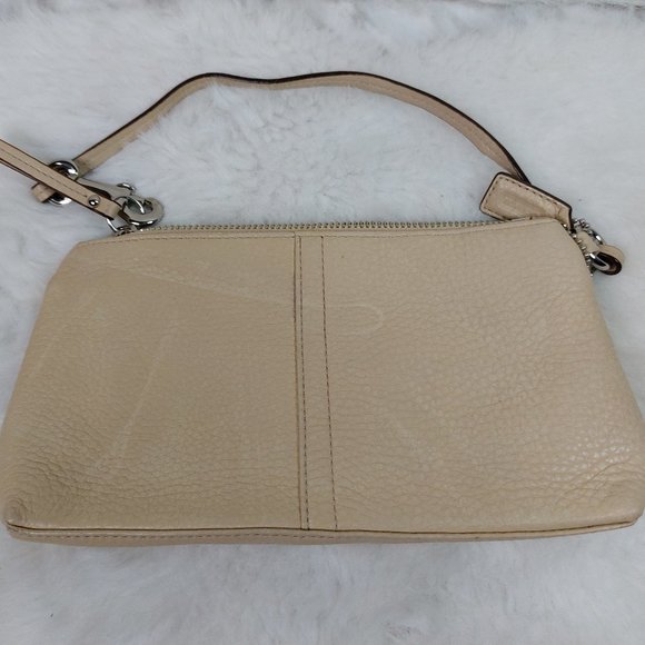 Coach Women's Cream Leather Mini Bag/Wristlet - Picture 2 of 12